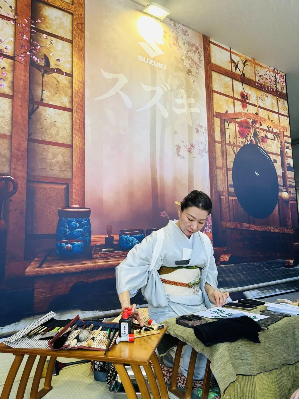 Japanese calligraphy at the SUZUKI Motor Show